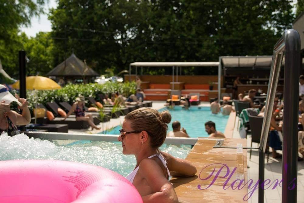 Player'S Pool&Rooms Vonyarcvashegy Luaran gambar