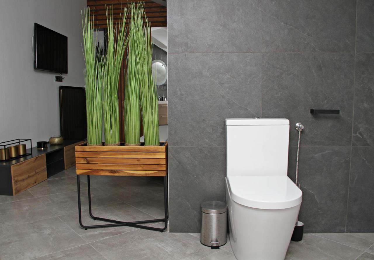 Player'S Pool&Rooms Vonyarcvashegy Luaran gambar